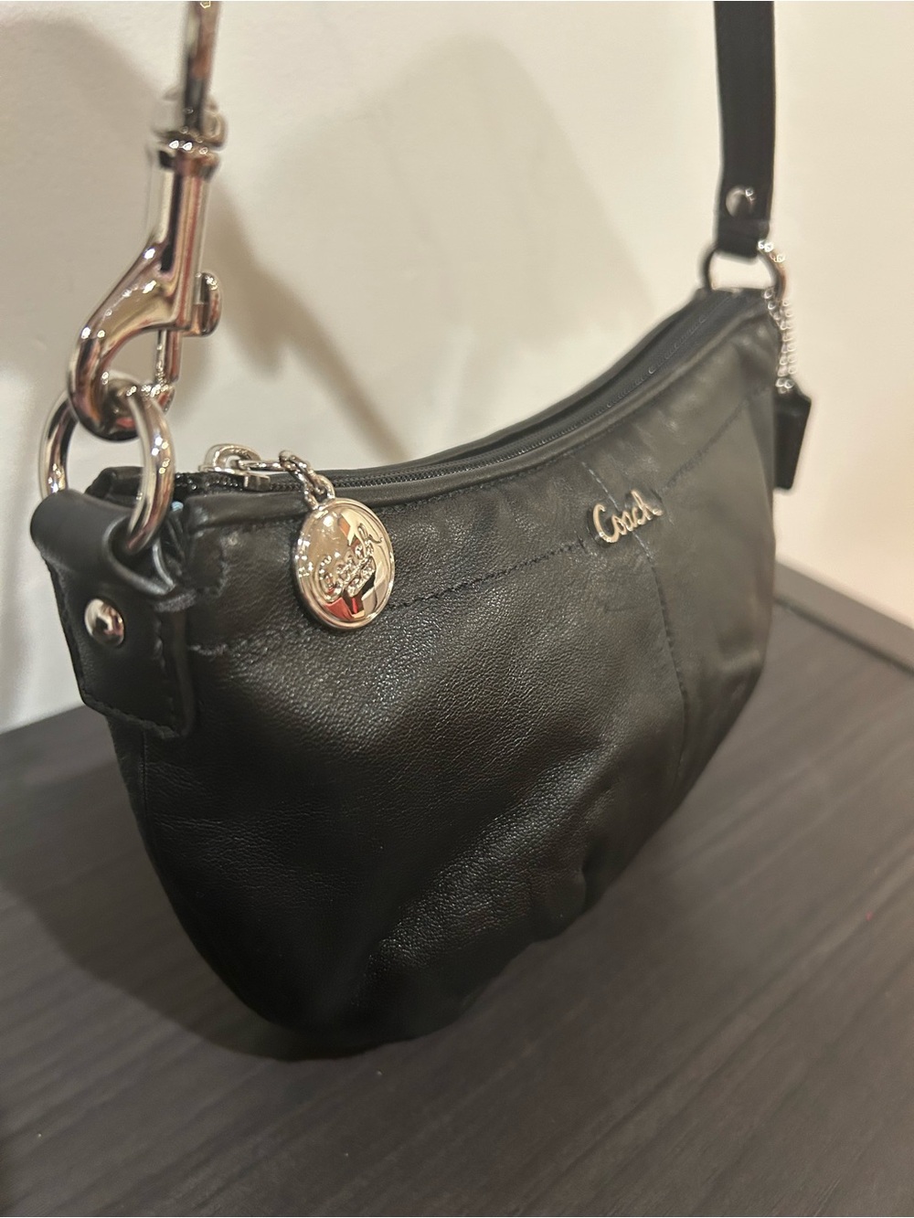 Coach Ashley Small Black Leather shoulder/wristlet bag EUC - Picture 8 of 13